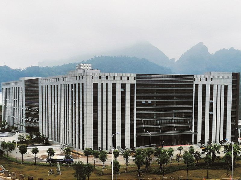 廣西萬生隆國際商貿(mào)物流中心綜合樓（獲2020中國鋼結(jié)構(gòu)金獎）.jpg